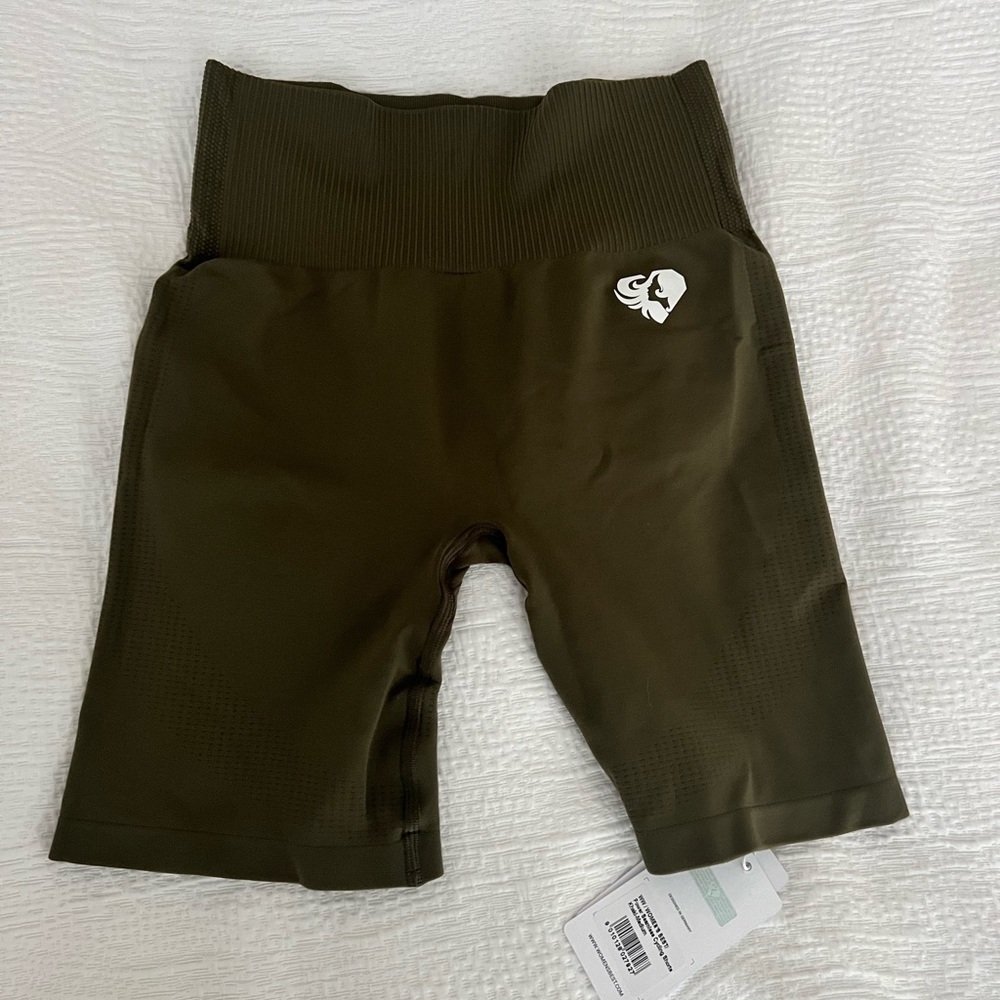 Women’s Best Seamless Khaki Shorts